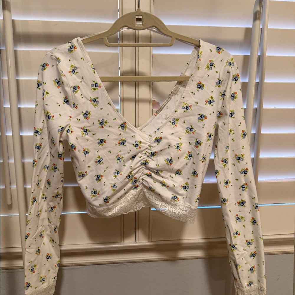 Urban Outfitters White Floral Crop Top